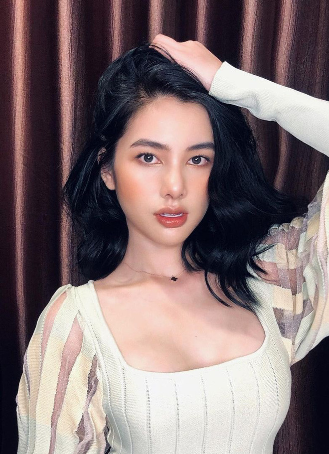 Thế nhưng, mối tình giữa Cẩm Đan và doanh nhân Đức Huy cũng không kéo dài. Sau loạt hint "toang" đến nơi, mới đây gái xinh An Giang đã công khai tuyên bố mình độc thân.