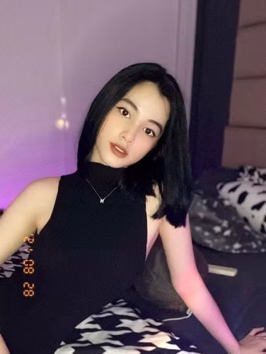 Vẫn biết đẹp khoe xấu che, Cẩm Đan xinh xắn như thế có thích trưng trổ nhan sắc cũng không có gì là lạ.