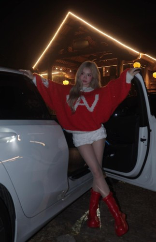 Giờ đây, nữ TikToker không chỉ nhận được sự ngưỡng mộ về nhan sắc mà còn được yêu mến vì sự vui vẻ, lạc quan.