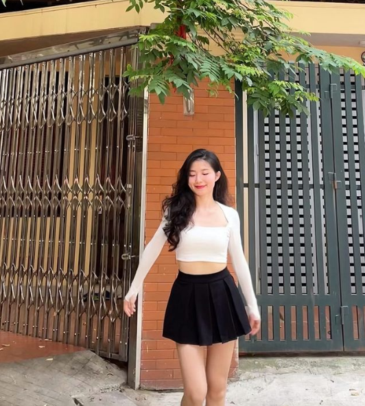 Chia sẻ rằng mình chỉ “nhảy dạo cho cuộc đời tươi vui tí thôi”, Phương Ku tỏ ra bất ngờ trước việc bản thân trở nên nổi tiếng, lượt theo dõi tăng vùn vụt.