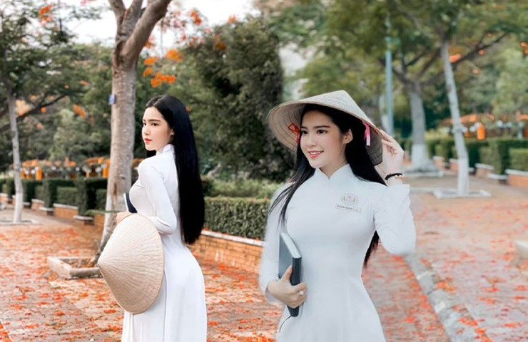 Đoan Nghi cao 1m65, số đo 3 vòng lần lượt là 86-57-95 (cm). Hot girl Đồng Tháp mang trong mình 2 dòng máu Việt - Trung.