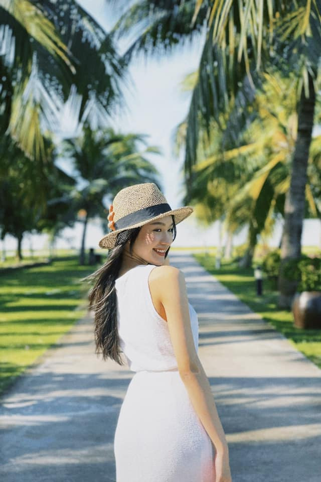 Với chuyện tình cảm, dù chưa từng lên tiếng xác nhận nhưng Doãn Hải My và Đoàn Văn Hậu đã để lộ kha khá hint hẹn hò trước đó.