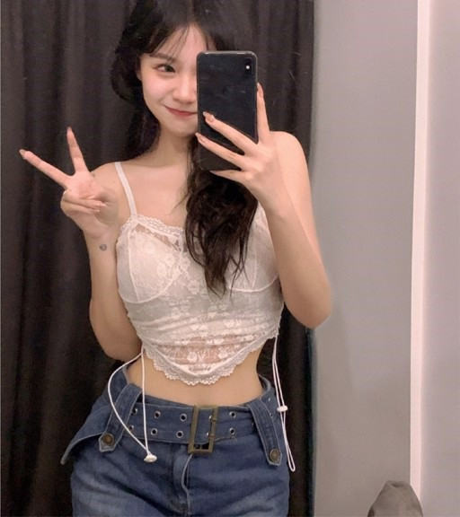 Qua loạt ảnh trên tàu điện ngầm, Mộc Lâm Tiểu Nhã nhận được rất nhiều sự quan tâm của dân mạng nước này.