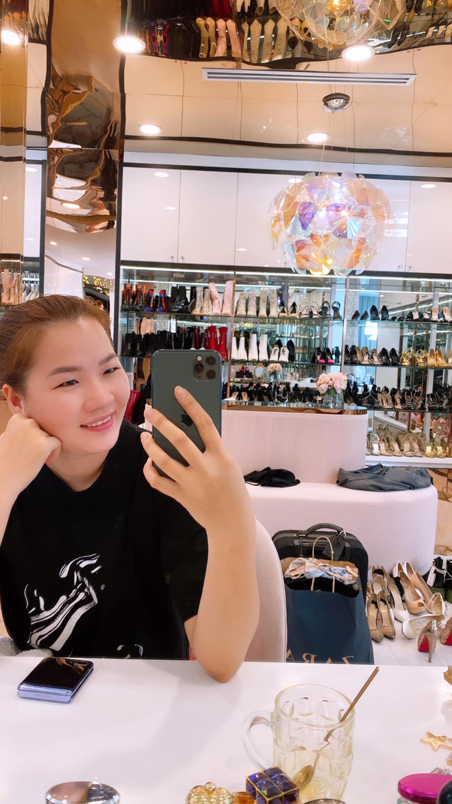 Thúy Kiều trở nên tròn trịa, xinh xắn hơn trông thấy, cách ăn mặc cũng năng động, trẻ trung hơn.