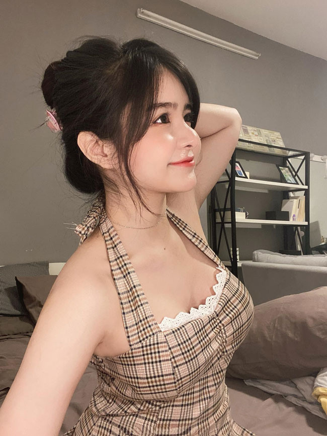 Không chỉ xinh đẹp, mọi người còn nhắc đến Ann Dâu với danh hiệu hot girl thông minh, học giỏi.