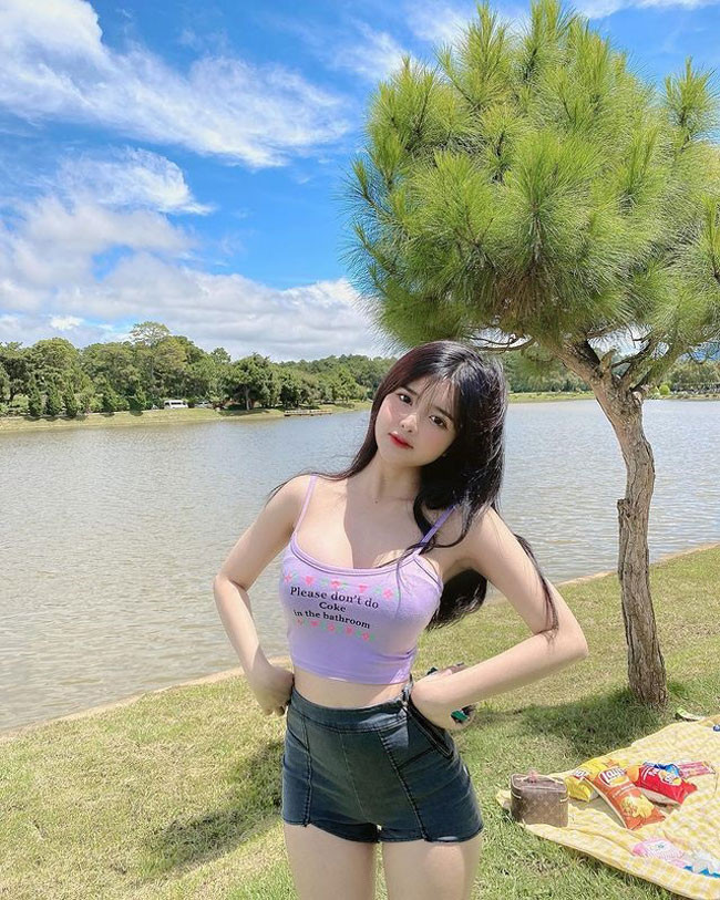 Với thành tích 10 năm liền là học sinh giỏi, Ann Dâu là thần tượng của nhiều bạn cùng tuổi.