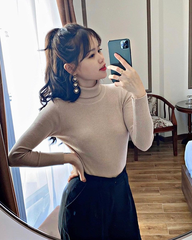 Việc Huỳnh Anh - bạn gái Quang Hải bị tố làm "tuesday" khiến dân tình xôn xao bàn tán không ngớt. Cụ thể, cô nàng bị nghi có qua lại với một anh chàng PT có tên Q. dù biết người kia vẫn đang có bạn gái.