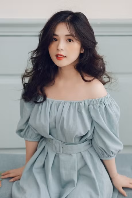 Thảo Nari dù biết T. có bạn gái nhưng vẫn làm quen, thả thính và còn đi xem phim riêng với T.