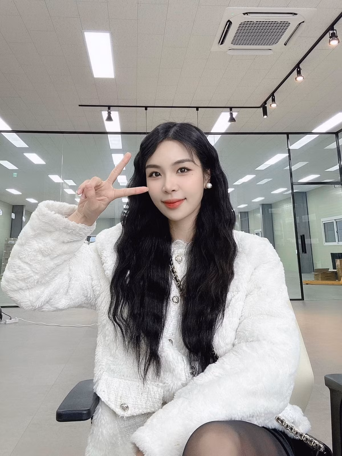 Hương Nổi là cái tên nhận được nhiều sự quan tâm nhất những ngày vừa qua vì vụ drama đã có chồng con trong quá khứ nhưng lại chối bỏ, chồng hiện tại cũng không phải tổng tài.