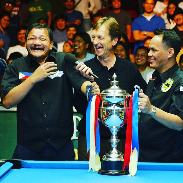 Trước khi về nước, Efren Reyes còn tổ chức một buổi gặp mặt người hâm mộ tại Việt Nam thu hút hàng trăm người tham gia, lắng nghe hiểu hơn về lịch sử thi đấu của ông.