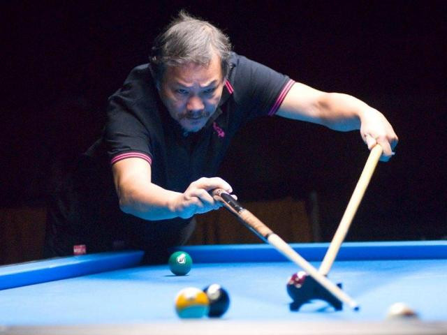 Ở tuổi 69, cơ thủ Efren Reyes đang tận hưởng cuộc sống an nhàn sau nhiều năm chinh chiến trên bàn bi-a khắp các nước trên thế giới. Ông vẫn thi đấu, chọn những môi trường phù hợp với độ tuổi của mình để có thể vừa sống với đam mê, vừa gặp được những người trẻ tài năng để giao lưu, tận hưởng niềm vui từ bộ môn mình yêu thích.