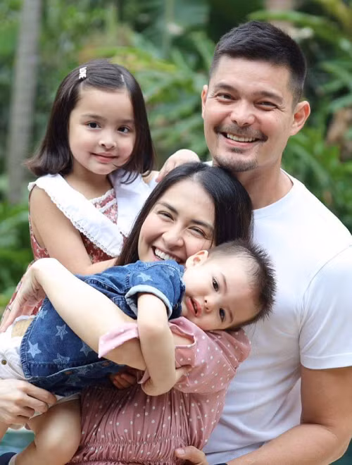 Mỗi khoảnh khắc của tổ ấm gia đình Marian Rivera và Dingdong Dantes chính vì thế mà dần trở thành những viên kẹo ngọt ngào với công chúng hâm mộ.