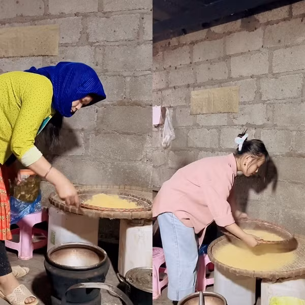 Trò chuyện được một lát thì mẹ Dua chở theo con trai về. Thấy mẹ, cô bé vội chạy ùa ra hớn hở chào bằng tiếng vùng cao rồi bế em lên cưng nựng.