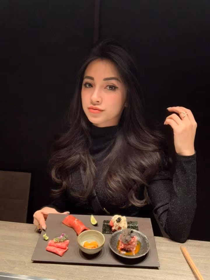 Qua những hình ảnh đăng tải trên trang cá nhân, có thể thấy Jessie đã từng trải nghiệm khá nhiều dòng xe tại Mỹ, trong đó hầu hết là xe thể thao và siêu xe.