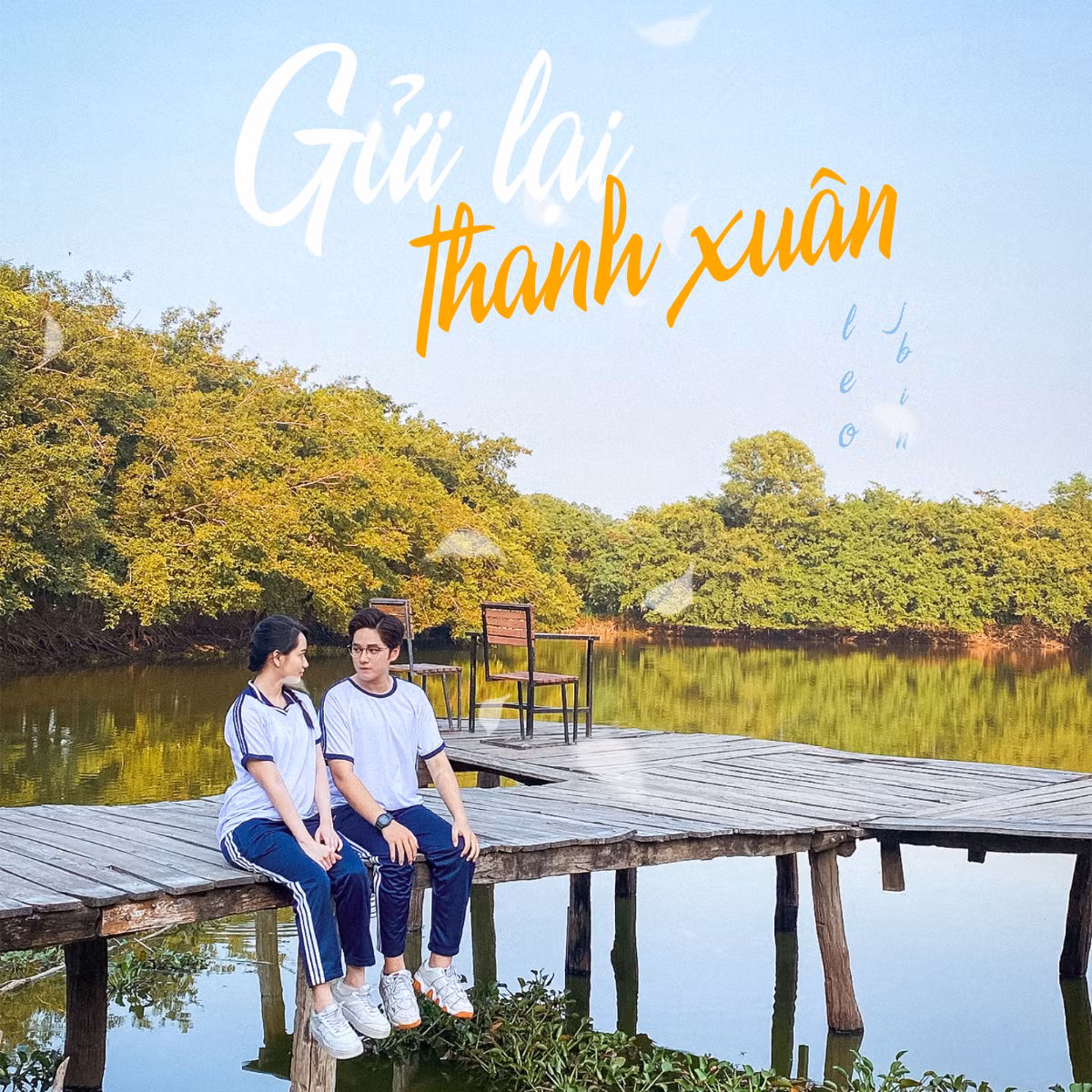 Phía dưới bài đăng của Leo, nữ diễn viên Mắt Biếc còn không ngại thả thính: "Sinh ra dành cho nhau hay gì".