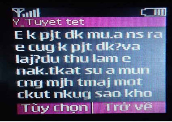 Ngược dòng lịch sử, Teen code lần đầu xuất hiện ở Việt Nam trước những năm 2000 dưới dạng mã hóa kí tự chữ thành con số. Tuy nhiên phải đến vài năm sau khi những chiếc điện thoại “cục gạch” được nhiều bạn trẻ sở hữu thì ngôn ngữ của giới trẻ này mới chính thức bước vào thời đại cực thịnh của mình. Đỉnh điểm của nó là giai đoạn các quán chat mọc lên như nấm sau mưa và Yahoo Messenger trở thành kênh "chat quốc dân".