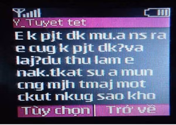 Ngược dòng lịch sử, Teen code lần đầu xuất hiện ở Việt Nam trước những năm 2000 dưới dạng mã hóa kí tự chữ thành con số. Tuy nhiên phải đến vài năm sau khi những chiếc điện thoại “cục gạch” được nhiều bạn trẻ sở hữu thì ngôn ngữ của giới trẻ này mới chính thức bước vào thời đại cực thịnh của mình. Đỉnh điểm của nó là giai đoạn các quán chat mọc lên như nấm sau mưa và Yahoo Messenger trở thành kênh "chat quốc dân".