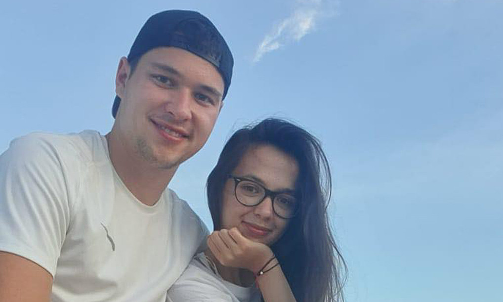 Nhưng ngay cả khi tiết lộ sau đó, Aneta vẫn chỉ nghĩ Filip chơi bóng như một thú vui, sở thích. Trong thời gian hẹn hò, cặp đôi cùng nhau đi du lịch nhiều nơi, có cả Việt Nam.