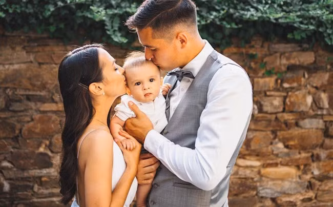 Filip mất 2 tháng để Aneta nhận lời làm bạn gái của mình. Ban đầu, anh chưa kể với người yêu mình là cầu thủ bóng đá chuyên nghiệp.