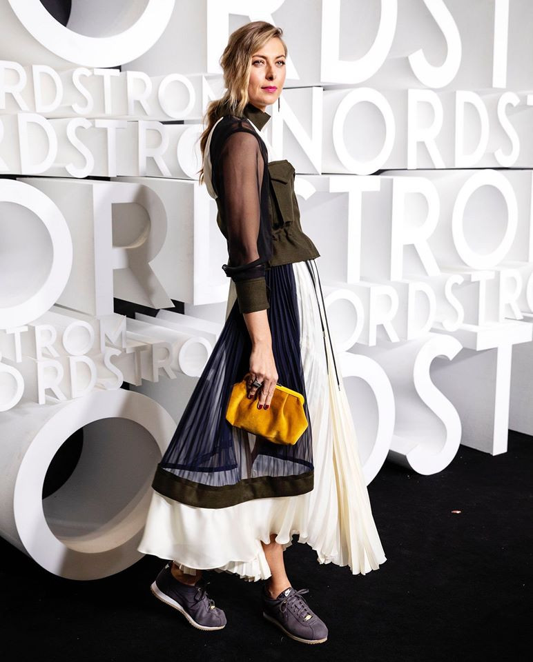 Tới năm 2017, cô giành danh hiệu WTA cuối cùng với chiến thắng tại Thiên Tân mở rộng. Trong cả sự nghiệp 19 năm thi đấu, cô sở hữu tổng cộng 36 danh hiệu WTA, bao gồm 5 Grand Slam. Sự nghiệp tennis của cô chính thức khép lại vào ngày 26/2 sau quyết định giải nghệ.