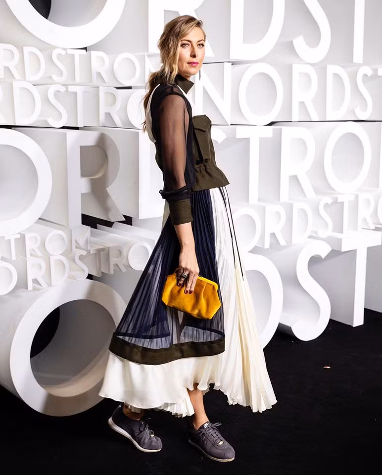 Tới năm 2017, cô giành danh hiệu WTA cuối cùng với chiến thắng tại Thiên Tân mở rộng. Trong cả sự nghiệp 19 năm thi đấu, cô sở hữu tổng cộng 36 danh hiệu WTA, bao gồm 5 Grand Slam. Sự nghiệp tennis của cô chính thức khép lại vào ngày 26/2 sau quyết định giải nghệ.