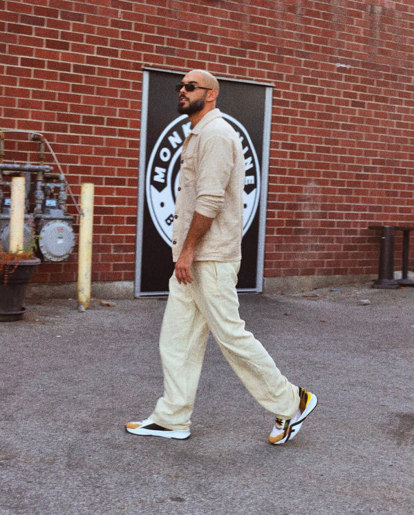 Không những vậy, chỉ vỏn vẹn 2 ngày trôi qua, tài khoản của chàng trai sinh năm 1990 đã lên đến 800 nghìn lượt thích.