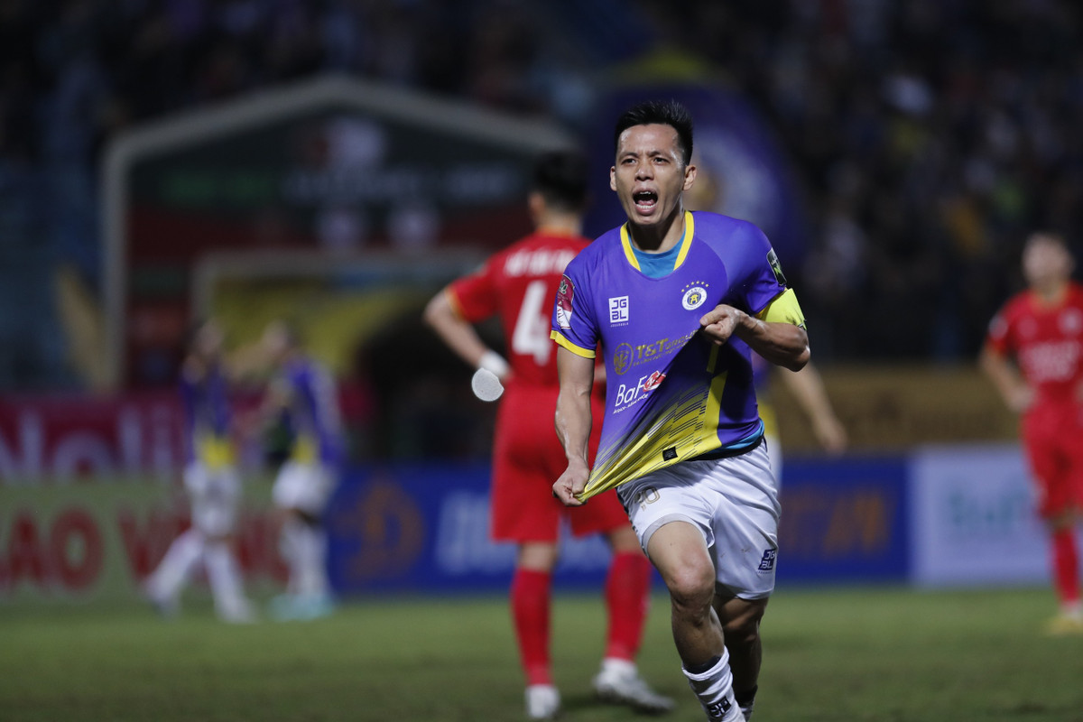 Van Quyet co cu dup, Ha Noi FC danh bai tan binh V-League 2023-Hinh-4