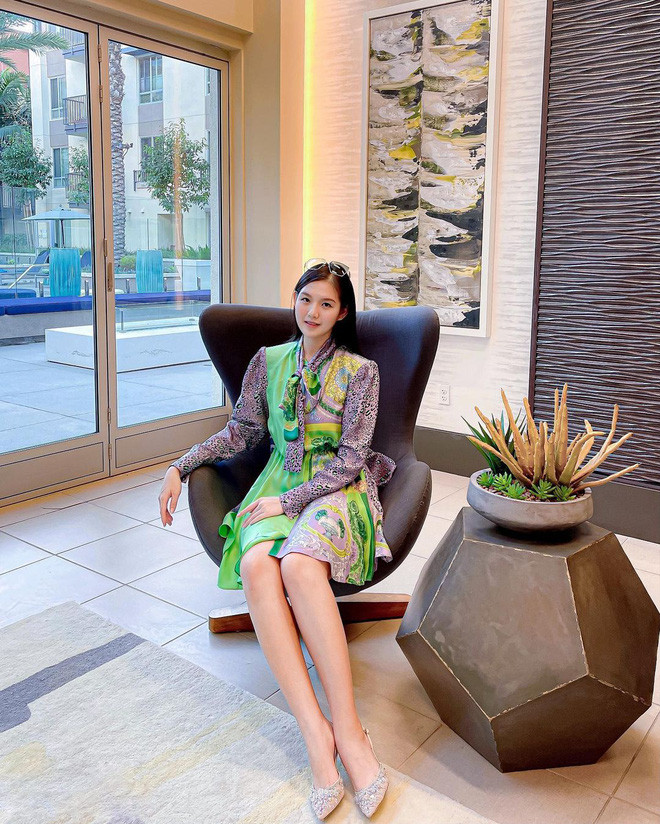 Nhìn "chị cả giới rich kid Việt", người ta mới biết gái 2 con thì vẫn "trông mòn con mắt" như thường