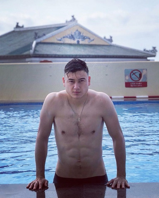 Dù phải lỡ hẹn cùng đội tuyển Việt Nam sang Dubai tham dự vòng loại 2 World Cup 2022, Đặng Văn Lâm vẫn nhận được nhiều lời khen ngợi vì tinh thần hướng về đồng đội của mình.