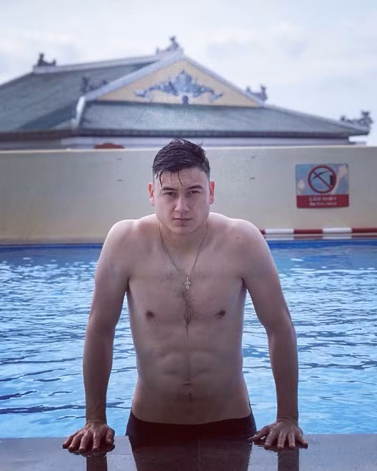 Dù phải lỡ hẹn cùng đội tuyển Việt Nam sang Dubai tham dự vòng loại 2 World Cup 2022, Đặng Văn Lâm vẫn nhận được nhiều lời khen ngợi vì tinh thần hướng về đồng đội của mình.