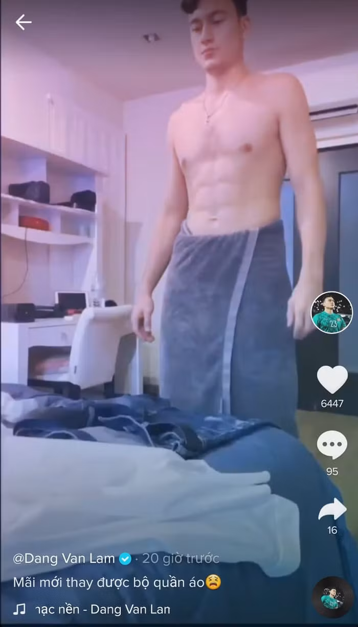 Rất nhiều netizen cũng đang mong mỏi Đặng Văn Lâm có thể góp mặt cùng đồng đội viết tiếp chiến công trong vòng loại cuối World Cup 2022.