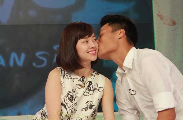 Một số lần trả lời phỏng vấn, Mạc Hồng Quân vẫn thể hiện sự áy náy với Ly Kute và con trai. Cho đến bây giờ, bé Khoai Tây (con trai Ly Kute) đã tròn 4 tuổi nhưng chàng cầu thủ vẫn chưa một lần được gặp mặt con do bị mẹ bé cạch mặt.