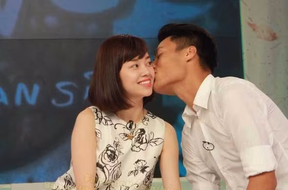 Một số lần trả lời phỏng vấn, Mạc Hồng Quân vẫn thể hiện sự áy náy với Ly Kute và con trai. Cho đến bây giờ, bé Khoai Tây (con trai Ly Kute) đã tròn 4 tuổi nhưng chàng cầu thủ vẫn chưa một lần được gặp mặt con do bị mẹ bé cạch mặt.