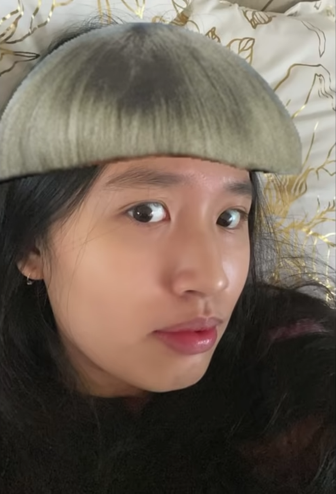 Không chỉ thành công trên kênh Youtube, Jenny Huỳnh còn gặp hái kha khá fan trên nền tảng MXH. Điển hình như TikTok, cô bạn 2k5 này cũng đang sở hữu 1,6 triệu followers.