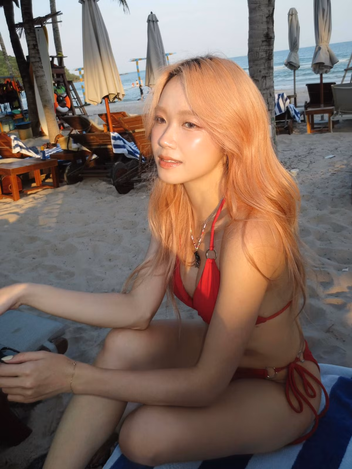 Tâm Xíu (Hoàng Thị Minh Tâm, SN 1996) trở nên nổi tiếng vào những năm 2014 khi chỉ sau 1 đêm, bức ảnh cô bạn cười nháy mắt được share rần rần trên MXH.