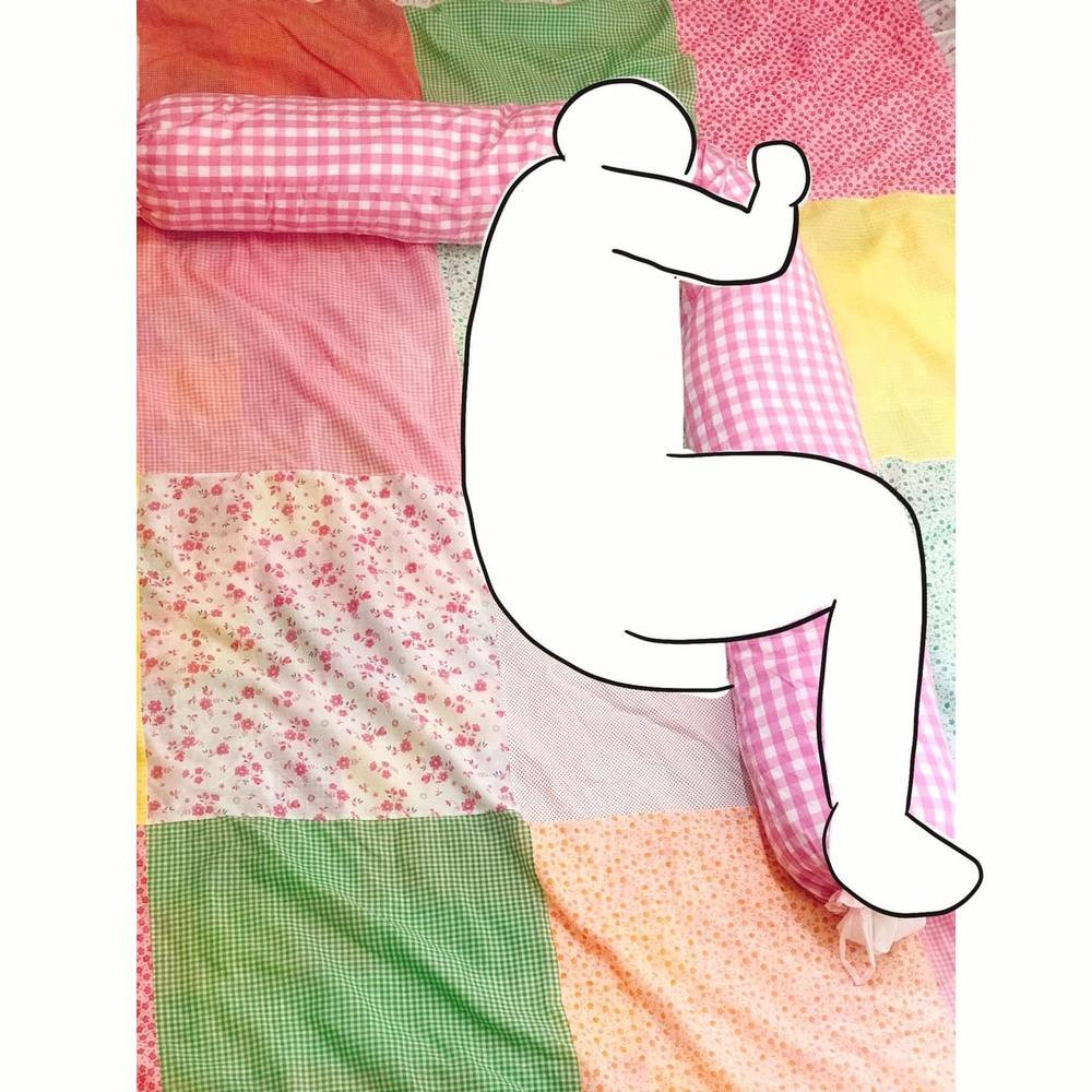 Sau khi được cô chủ nhỏ của tiệm may hướng dẫn sử dụng một cách tận tình, cư dân mạng được phen "cười nghiêng ngả" trước sự ngộ nghĩnh, đáng yêu của cả sản phẩm lẫn cô chủ.