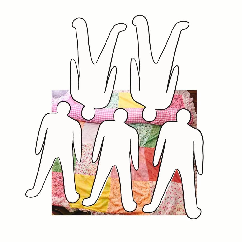 Còn với những người chưa có người yêu, chiếc gối ôm trên cũng có nhiều công dụng khác như: "Mình không có người yêu để thủ thỉ tâm tình hay giận dỗi, may mà có cách sử dụng cho người cô đơn.".