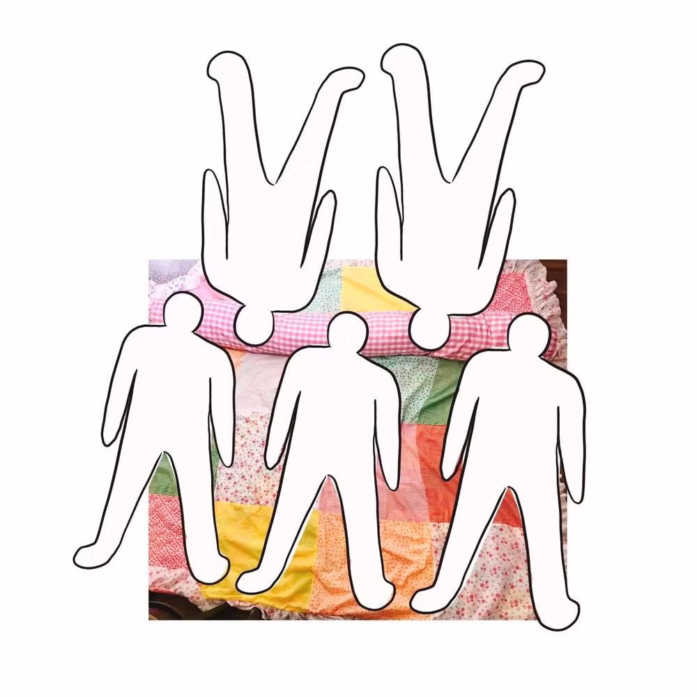 Còn với những người chưa có người yêu, chiếc gối ôm trên cũng có nhiều công dụng khác như: "Mình không có người yêu để thủ thỉ tâm tình hay giận dỗi, may mà có cách sử dụng cho người cô đơn.".