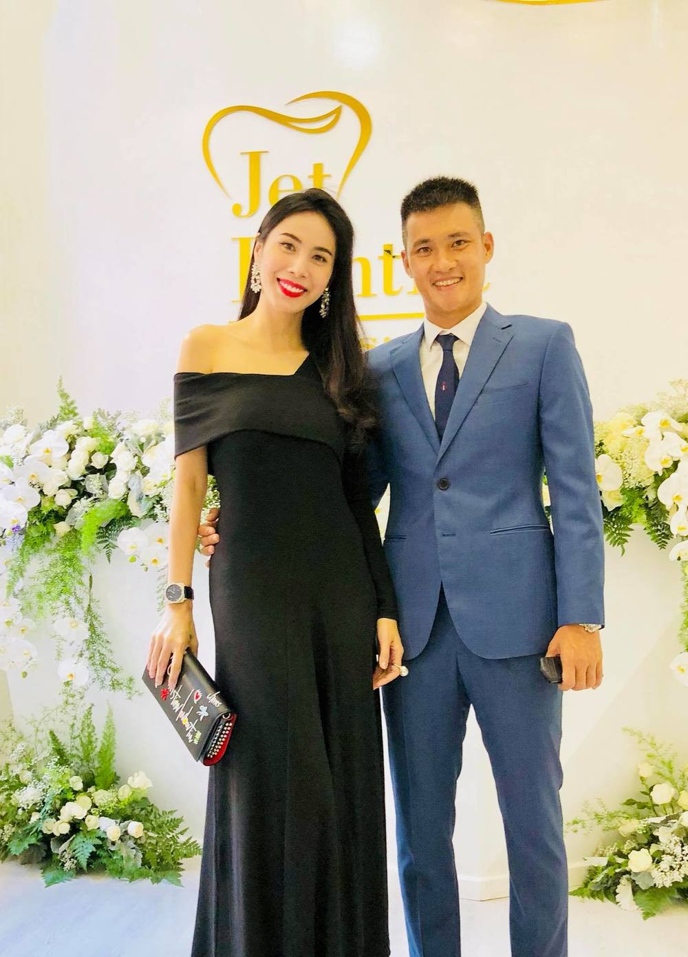 Dù bị lời ra tiếng vào trong thời gian dài, Công Vinh và Thủy Tiên vẫn đồng hành cùng nhau và đi đến quyết định kết hôn vào năm 2014.