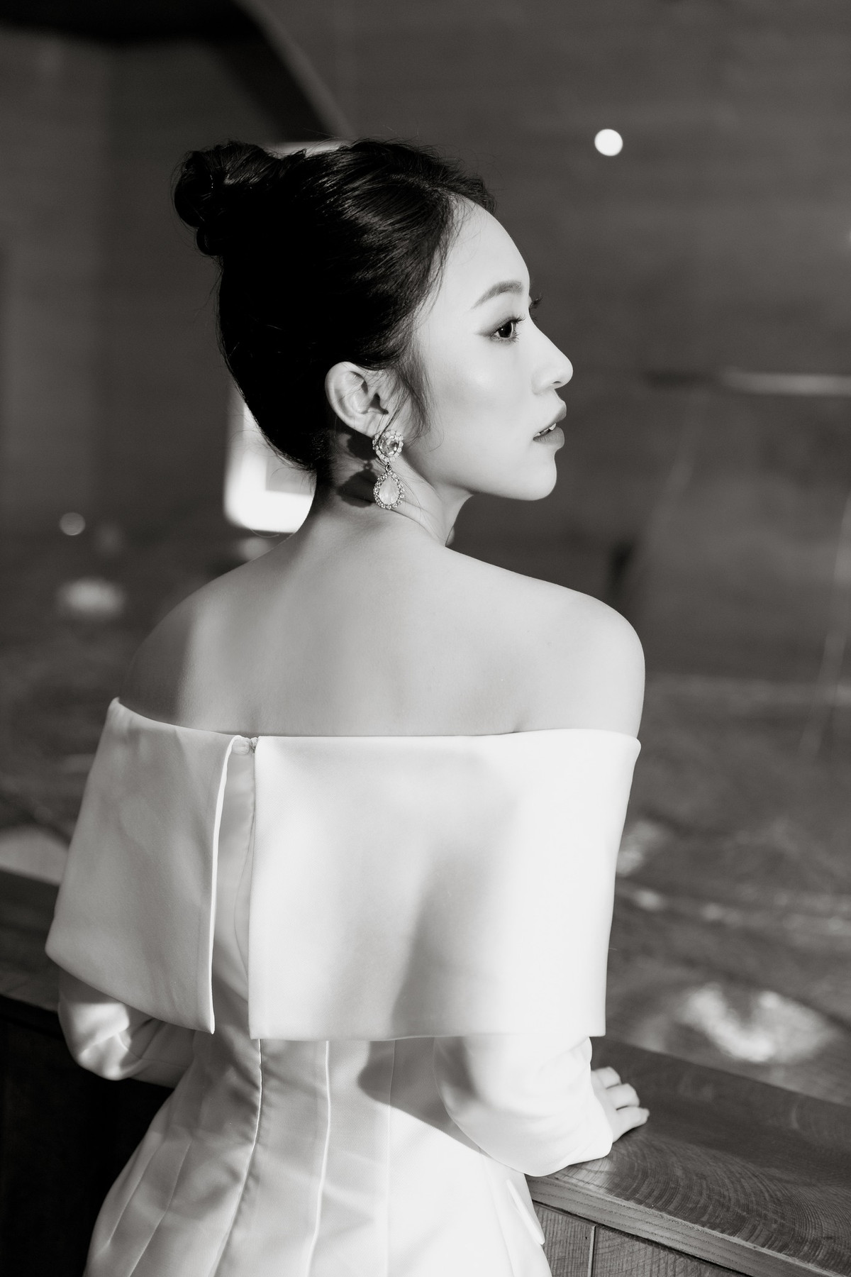 Sau đó, từng bước Khánh Vy đã có cơ hội tỏa sáng, được đảm nhận vai trò làm MC cho nhiều chương trình của Đài Truyền hình Việt Nam. Vào năm 2021, cô nàng đã trở thành người dẫn chương trình trẻ tuổi nhất của sân chơi kiến thức Đường Lên Đỉnh Olympia.