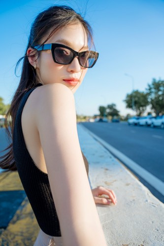 Gương mặt xinh đẹp của Khánh Vy cũng khiến ai cũng dành lời khen ngợi. Và nụ cười tươi rói của cô nàng dường như cũng đã trở thành thương hiệu.