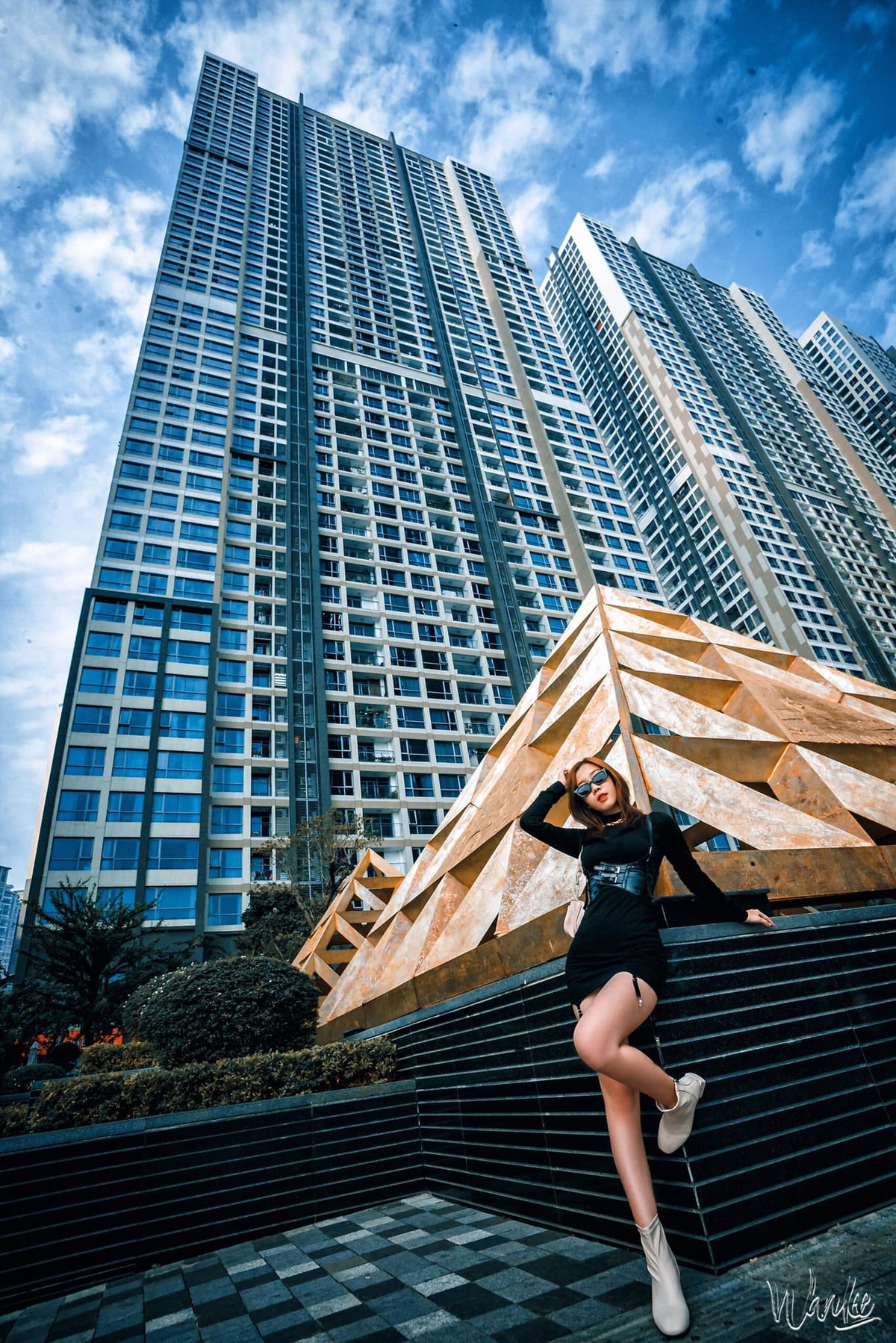 Ngoài ra, Băng Nhi cũng được biết đến với vai trò của một người mẫu ảnh tự do.