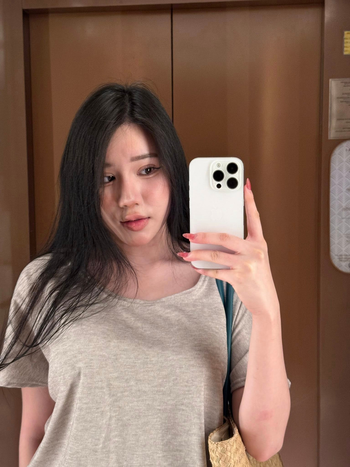 Tuy nhiên, sau một thời gian, mối quan hệ của họ dần rạn nứt. Mặc dù vậy, tình cảm mà fan dành cho họ vẫn không hề phai nhạt, thậm chí nhiều người vẫn tiếp tục ủng hộ cả hai nối lại tình xưa.