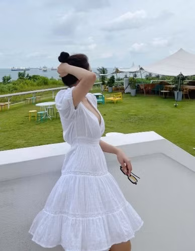 Trong hình ảnh mới nhất được đăng tải trên tài khoản Instagram cá nhân, Trâm Anh chia sẻ hình ảnh diện áo tắm trong chuyến nghỉ dưỡng.