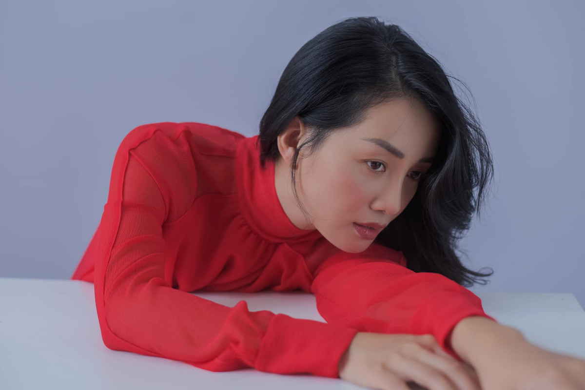 Nữ MC xinh đẹp cũng có nỗi lo lắng rằng đối phương có thông cảm và nhẫn nại với mình không khi ngày càng lớn tuổi, không còn được như hồi trẻ nữa.