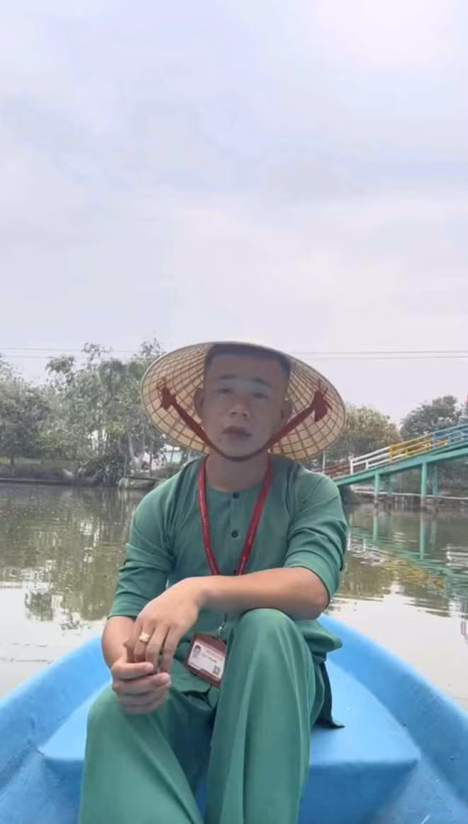 Nhân vật Thúy Liễu mới nổi này có tên thật là Trần Duy Hiếu, sinh năm 1995.