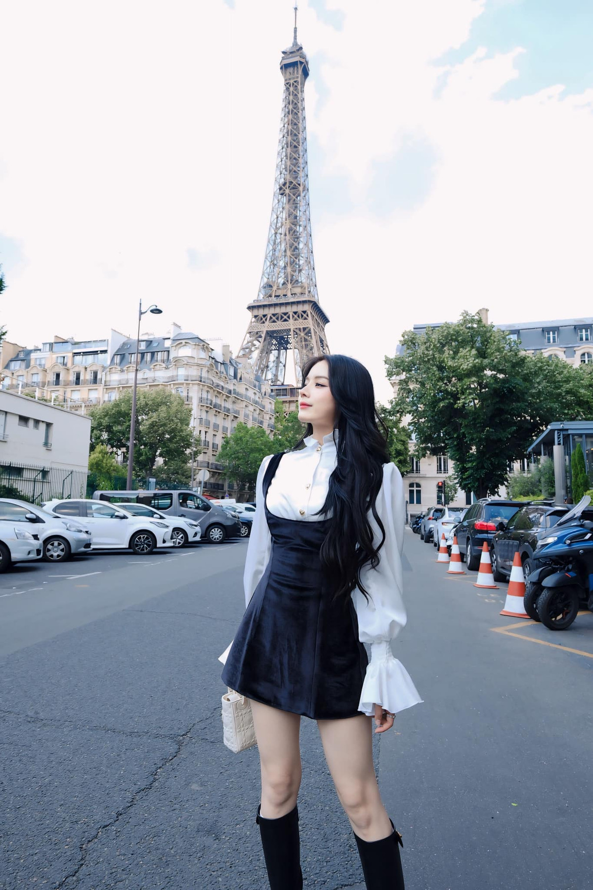 Nữ DJ người Đà Nẵng chia sẻ rằng bản thân không phù hợp với phong cách quyến rũ, đồng thời muốn mọi người có một cái nhìn đẹp hơn về nghề DJ, không phải lúc nào cũng mặc phóng khoáng.