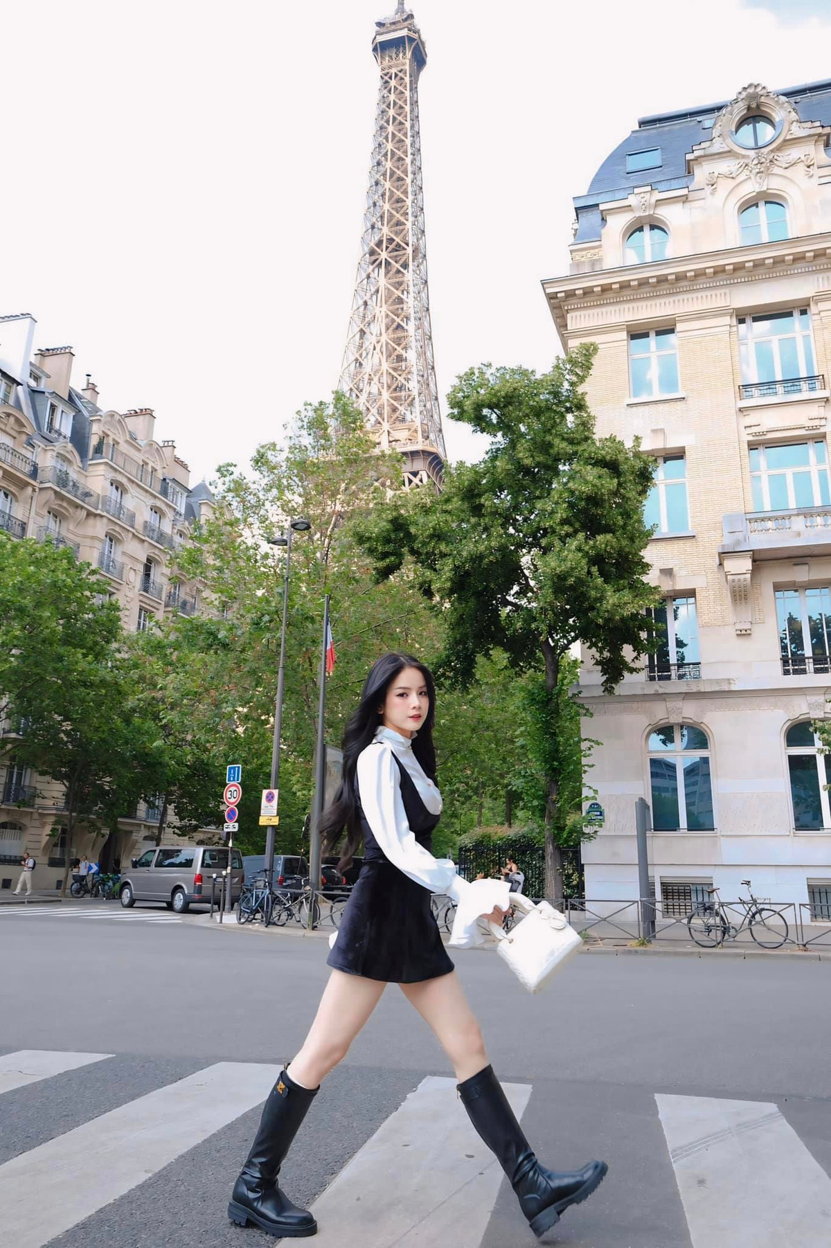 Mie sở hữu tài năng chơi nhạc vượt trội cùng ngoại hình xinh đẹp, phong cách cá tính, quyến rũ. Chính điều này đã giúp nữ DJ ghi điểm tuyệt đối trong lòng người hâm mộ.