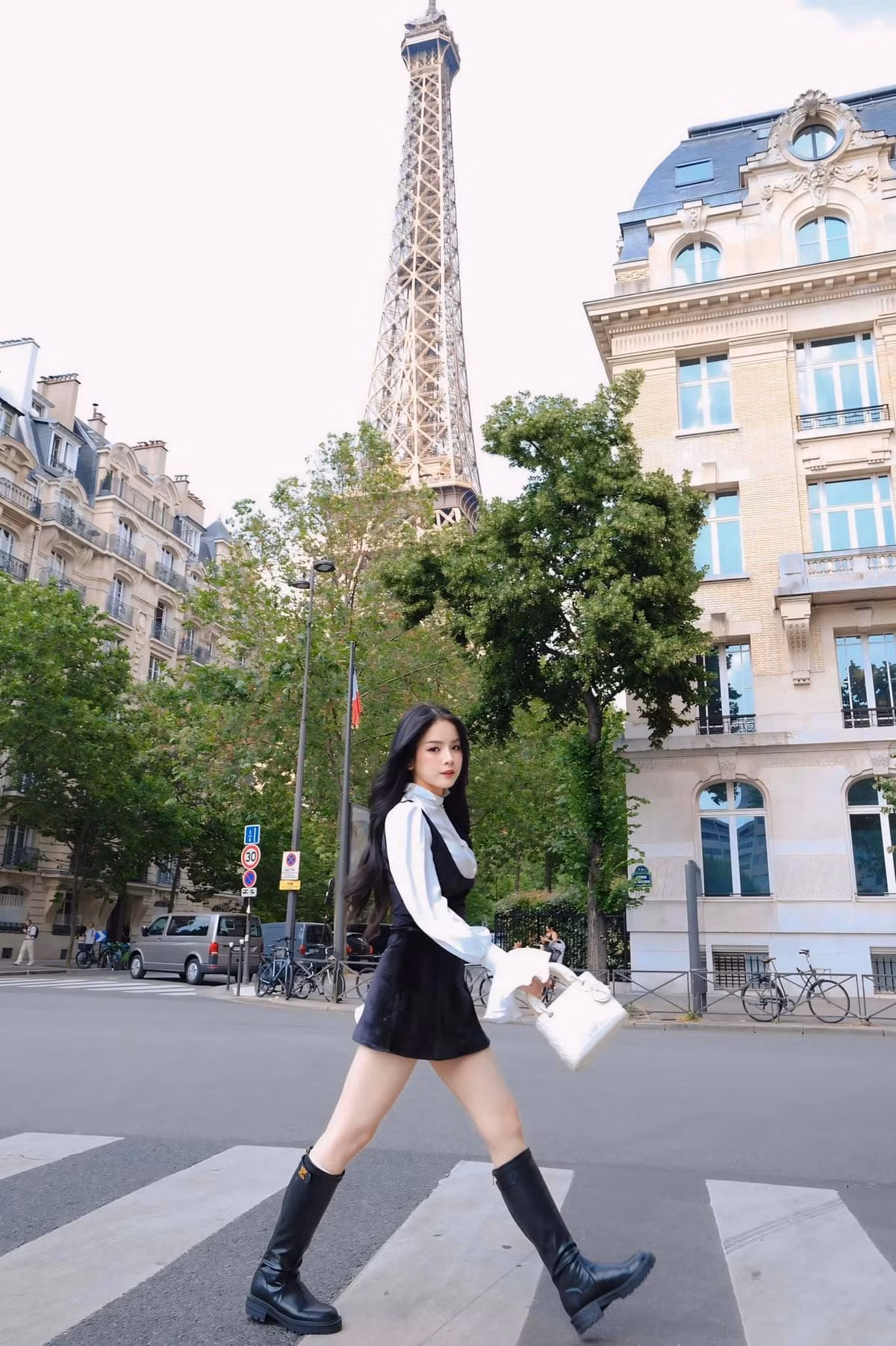 Mie sở hữu tài năng chơi nhạc vượt trội cùng ngoại hình xinh đẹp, phong cách cá tính, quyến rũ. Chính điều này đã giúp nữ DJ ghi điểm tuyệt đối trong lòng người hâm mộ.