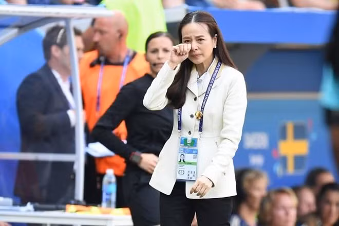 Dù mạnh mẽ và quyền uy nhưng nữ tỷ phú người Thái Lan cũng có góc yếu đuối.